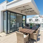 بيت للعطل Townhouse 5 Minutes From The *