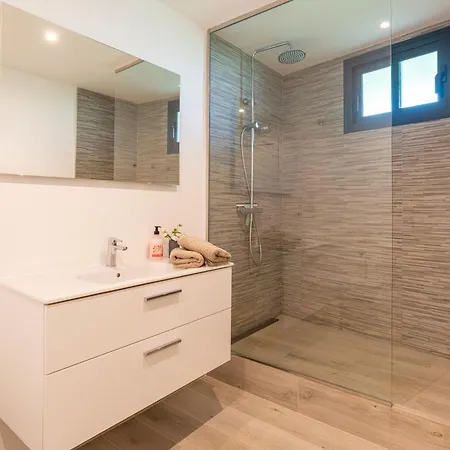 Townhouse 5 Minutes From The * Fuengirola