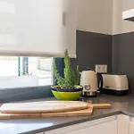 Townhouse 5 Minutes From The *