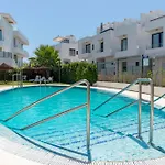 Townhouse 5 Minutes From The *