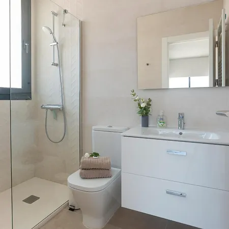 Townhouse 5 Minutes From The 度假居 丰希罗拉