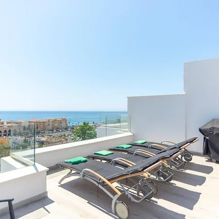 Townhouse 5 Minutes From The * Fuengirola