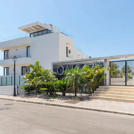 Townhouse 5 Minutes From The 푸엔히롤라