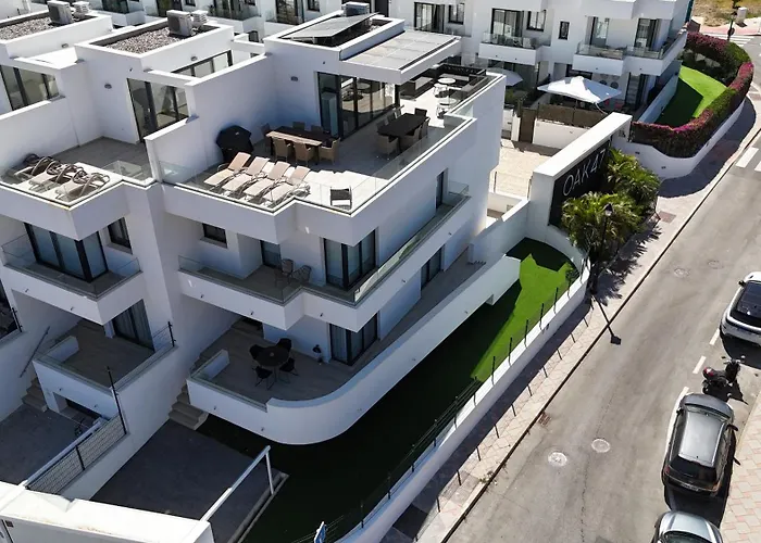 Townhouse 5 Minutes From The * Fuengirola