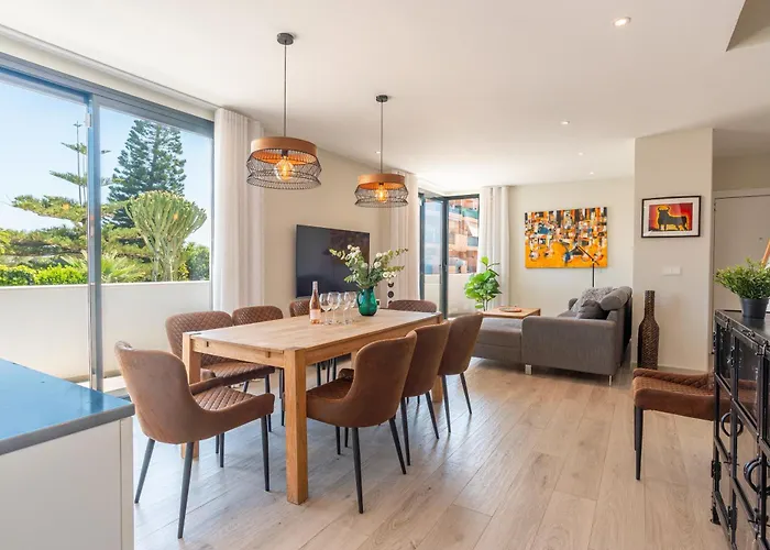 Townhouse 5 Minutes From The * Fuengirola