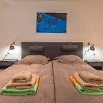 Townhouse 5 Minutes From The 度假居 丰希罗拉