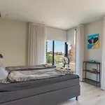 Townhouse 5 Minutes From The *