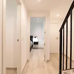 Townhouse 5 Minutes From The *